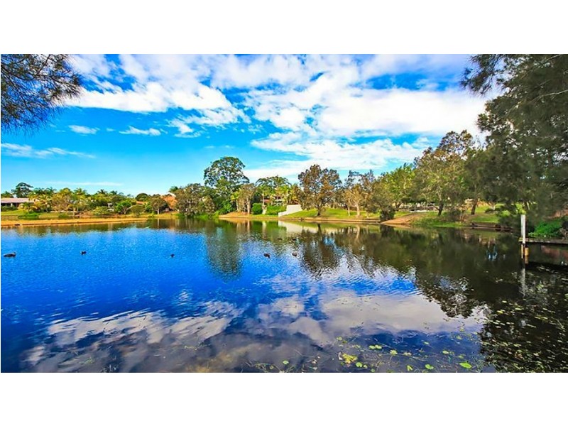 33 Pinnacle Court, Robina QLD 4226