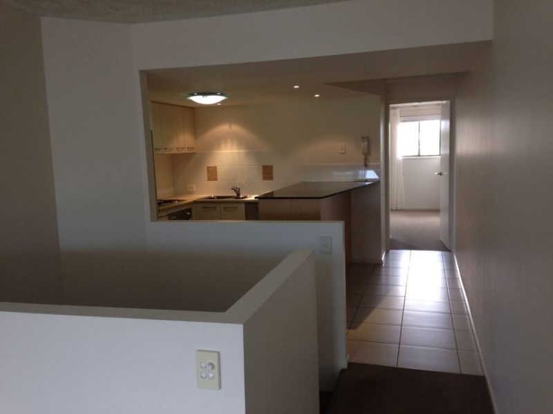 16/10 Grand Pde, Kawana Island QLD 4575