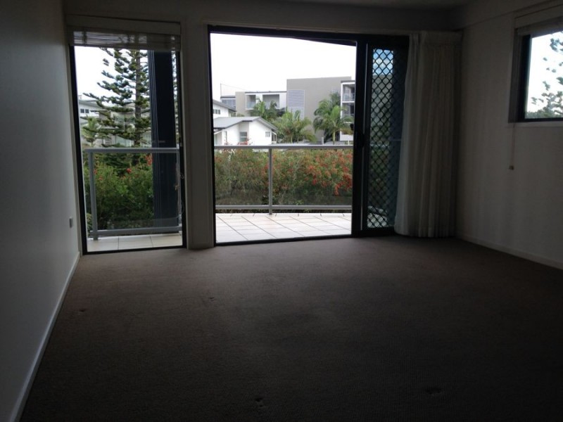 16/10 Grand Pde, Kawana Island QLD 4575