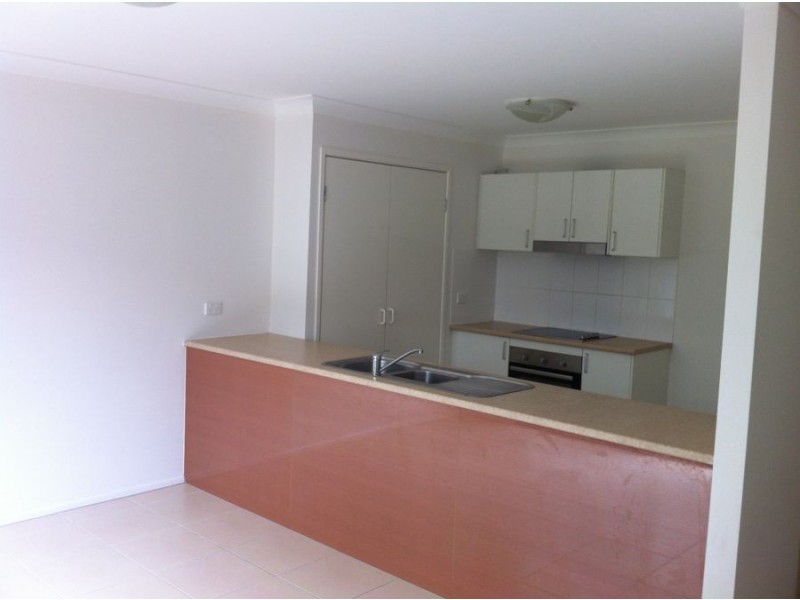 31 11 portia street, Kingston QLD 4114