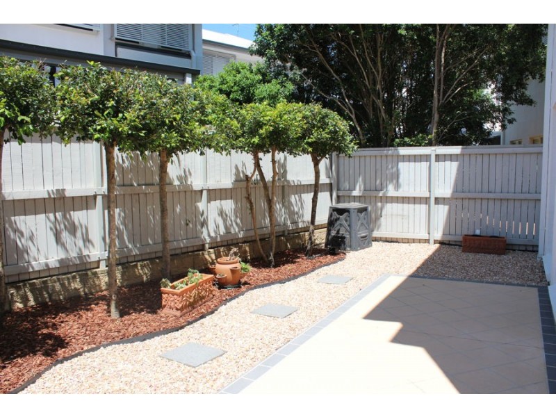 Mount Ommaney QLD 4074