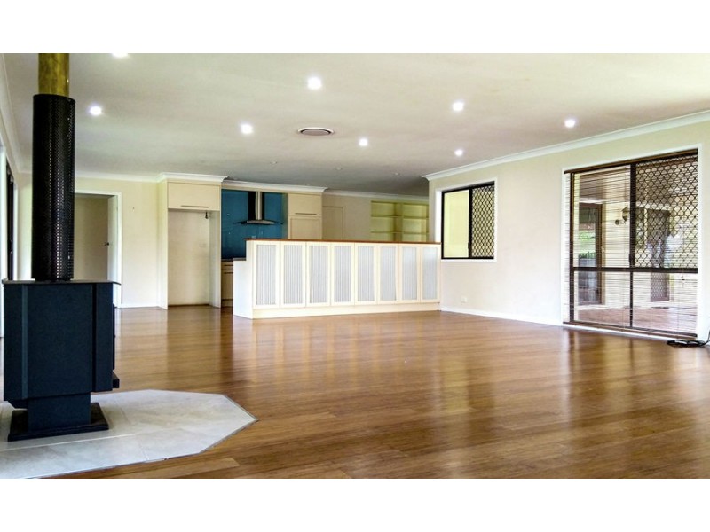 907 Mount Gravatt Capalaba Rd, Mackenzie QLD 4156