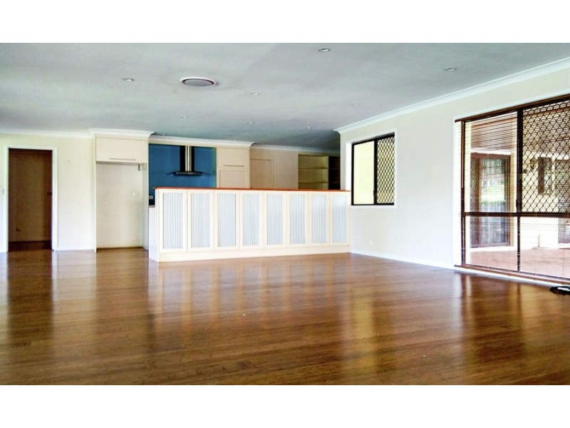 907 Mount Gravatt Capalaba Rd, Mackenzie QLD 4156