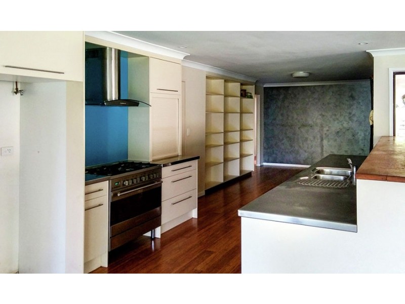 907 Mount Gravatt Capalaba Rd, Mackenzie QLD 4156