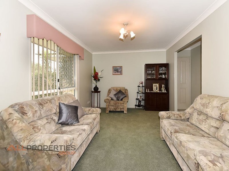 8 Avondale crescent, Parkinson QLD 4115