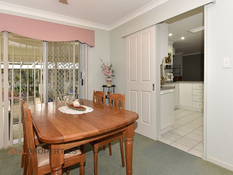8 Avondale crescent, Parkinson QLD 4115