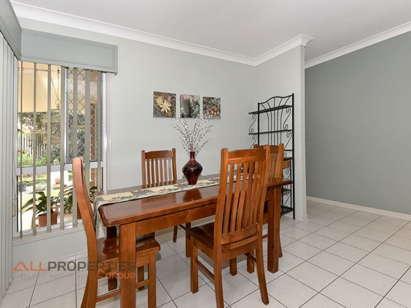 8 Avondale crescent, Parkinson QLD 4115