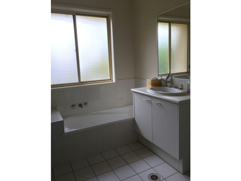 84A/3 Arundel Drive, Arundel QLD 4214