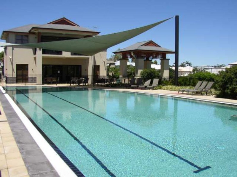 1/5 Central Ave, Mount Ommaney QLD 4074