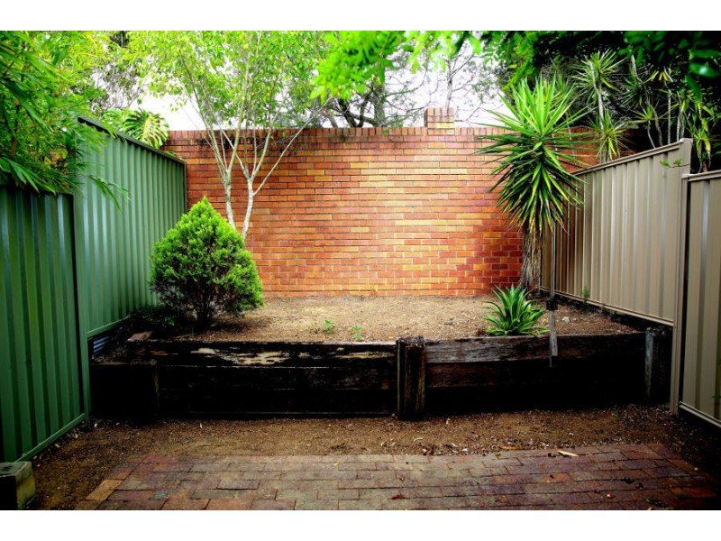 2 / 123 Barbaralla Drive, Springwood QLD 4127