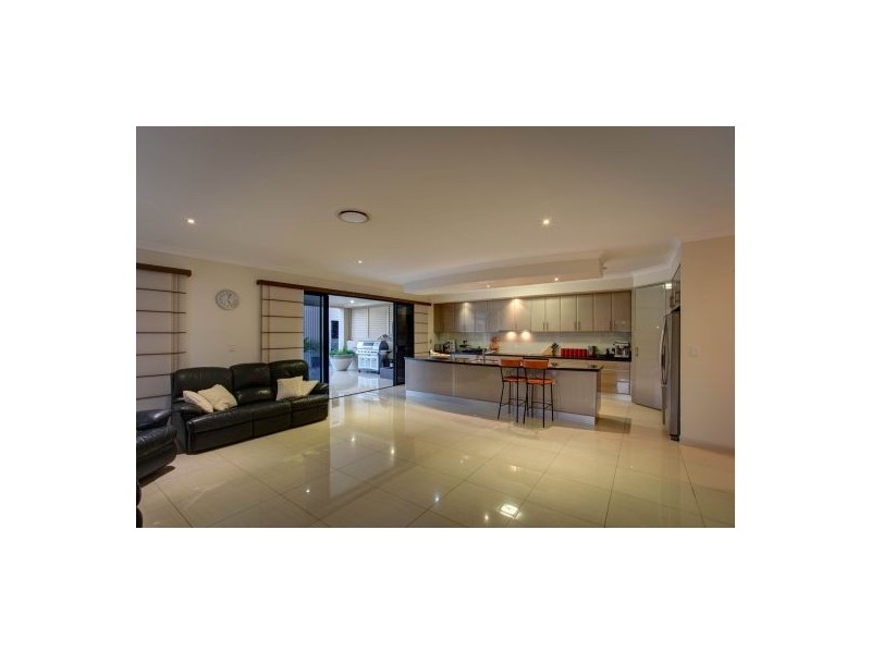 58 Woodend Ct, Park Ridge QLD 4125