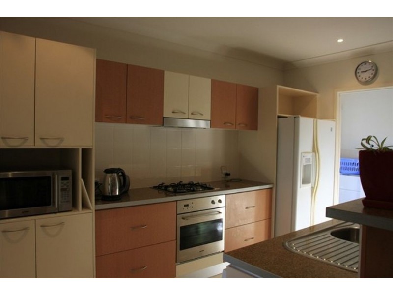 1/5 Central Ave, Mount Ommaney QLD 4074