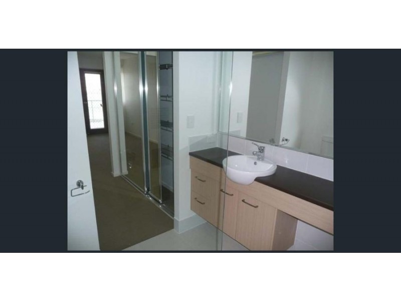 40/10 Grand Pde, Kawana Island QLD 4575