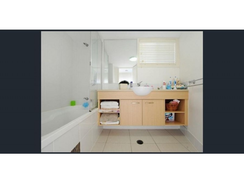 40/10 Grand Pde, Kawana Island QLD 4575