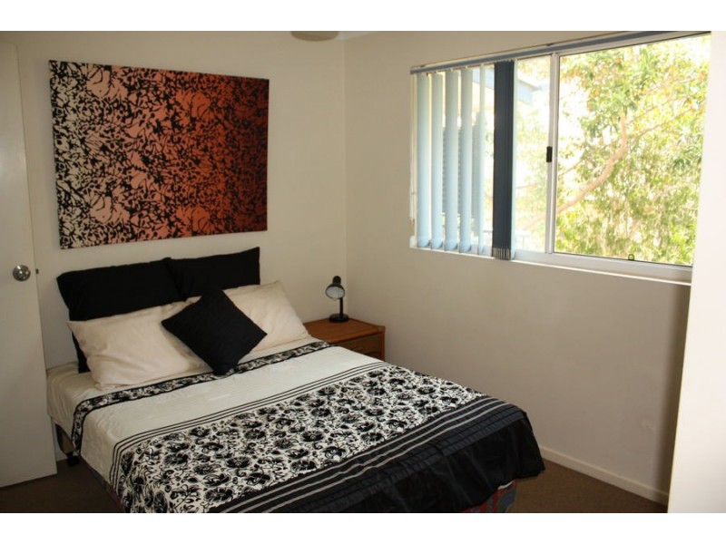 33 66 University Drive, Meadowbrook QLD 4131