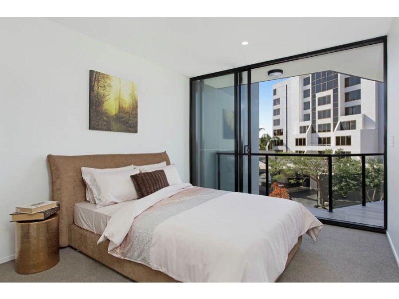 2BR/8 Hunt Street, Hamilton QLD 4007