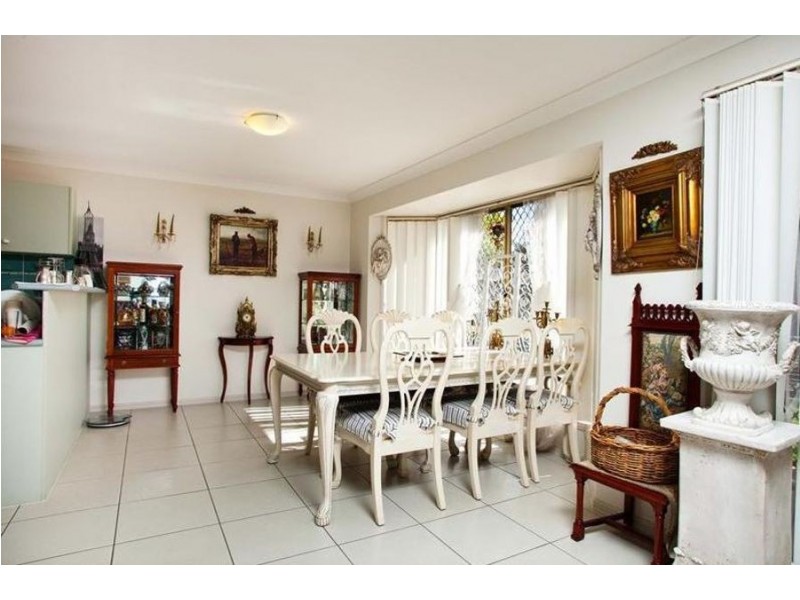 100 Bordeaux St, Eight Mile Plains QLD 4113