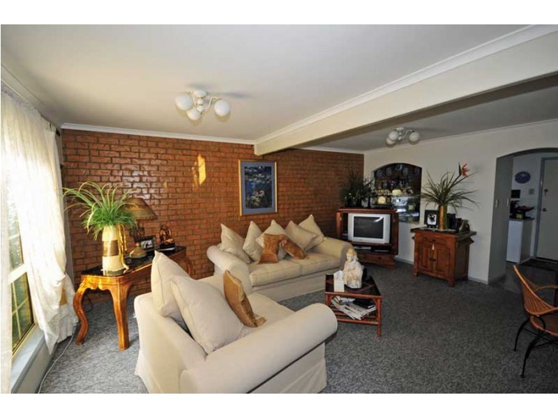 99. Barbaralla Drive, Springwood QLD 4127