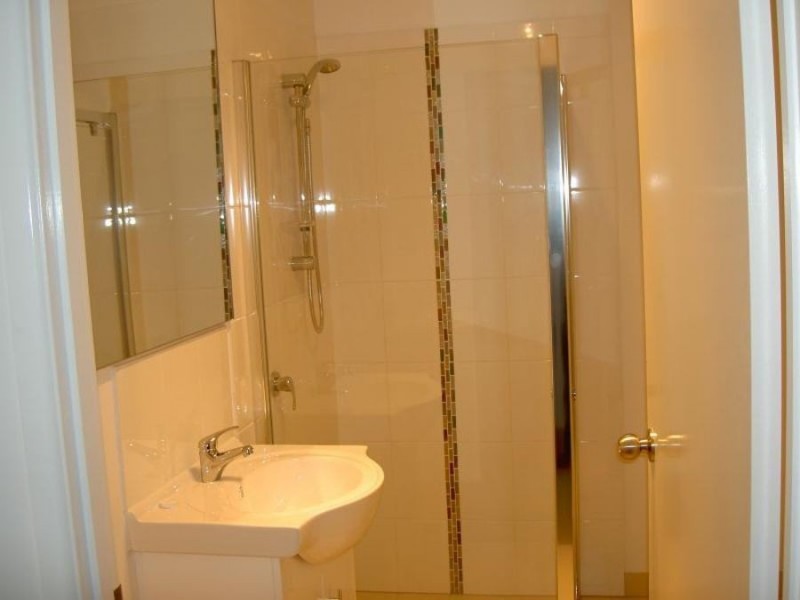 a 11 portia street, Kingston QLD 4114