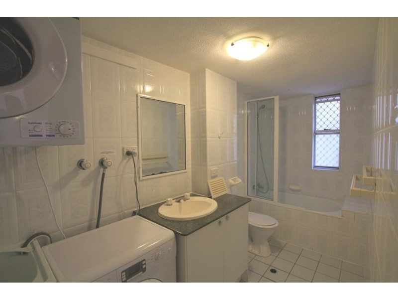 1/71 Warren, St Lucia QLD 4067
