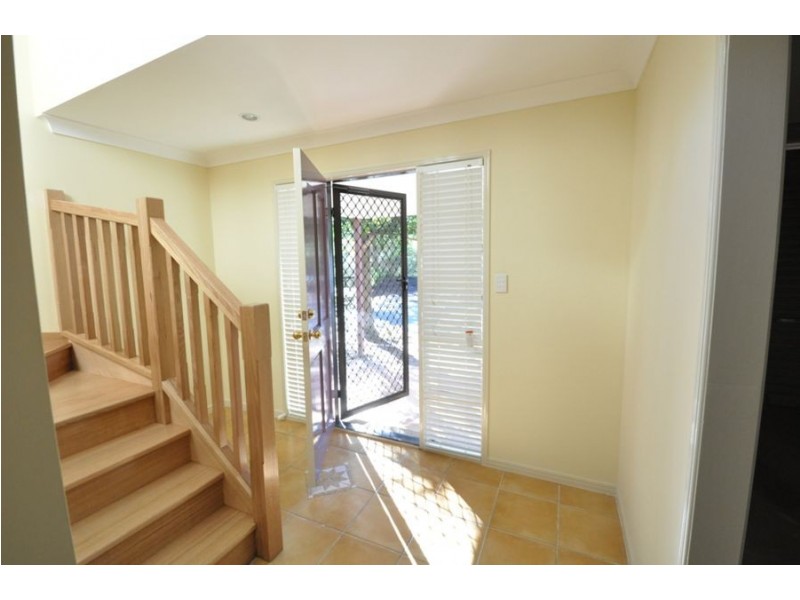 82 316 Long St East, Graceville QLD 4075