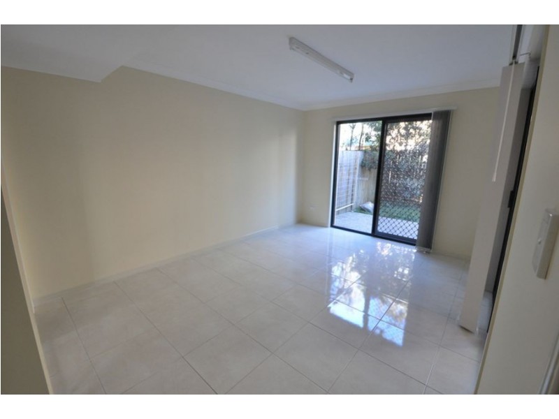 82 316 Long St East, Graceville QLD 4075