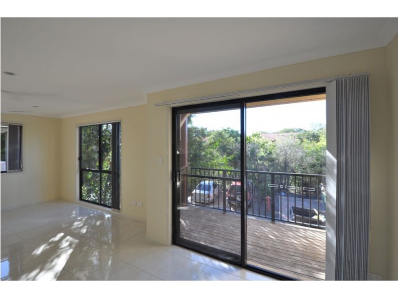 82 316 Long St East, Graceville QLD 4075