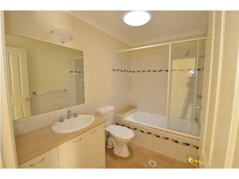 82 316 Long St East, Graceville QLD 4075