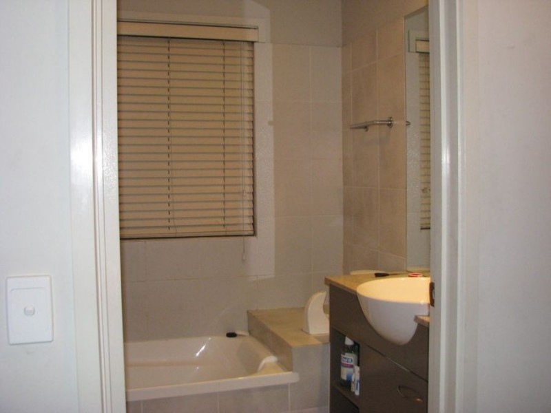 12/2 Geraldton Drive, Varsity Lakes QLD 4227
