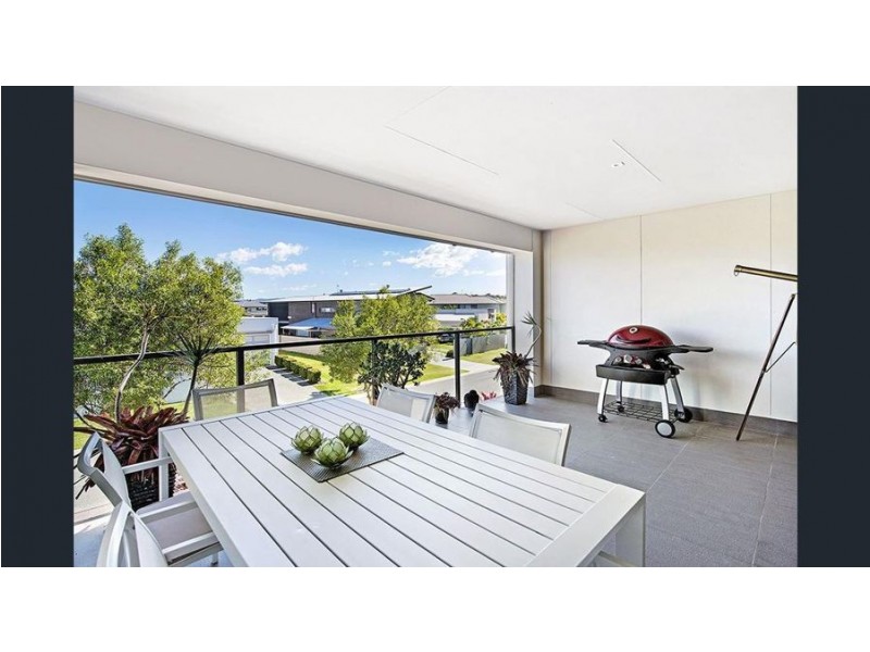 17 61 East Quay Drive,, Biggera Waters QLD 4216