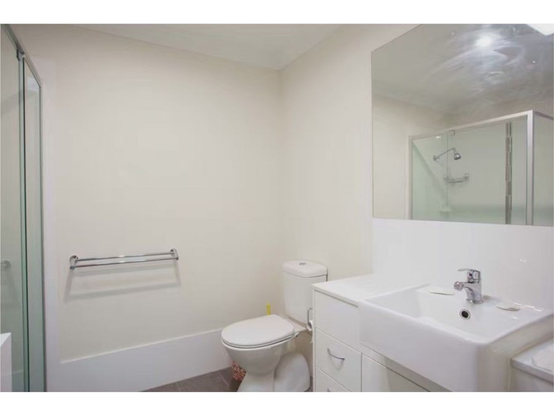 17 61 East Quay Drive,, Biggera Waters QLD 4216