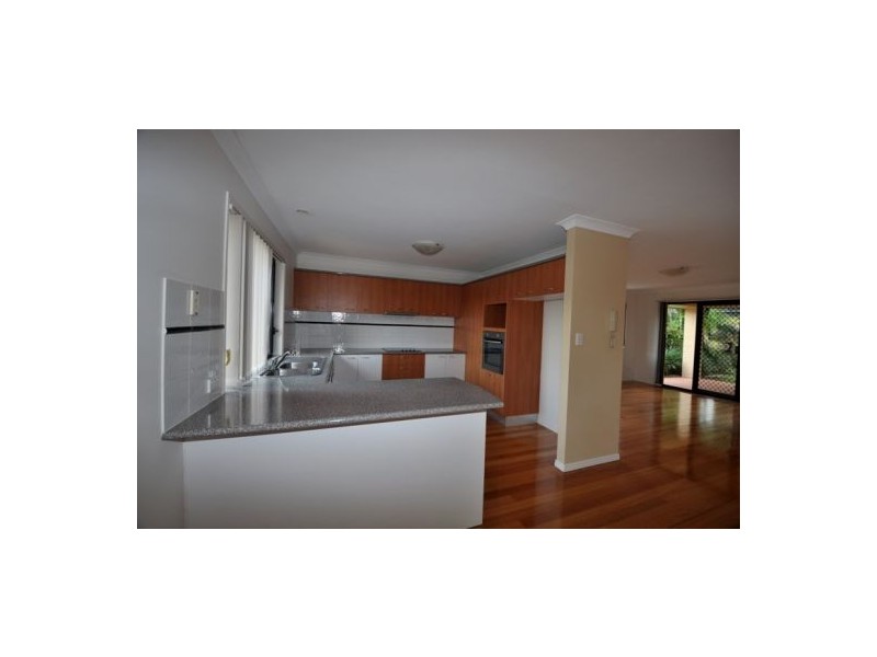 3/9 Pamela Place, Kenmore Hills QLD 4069