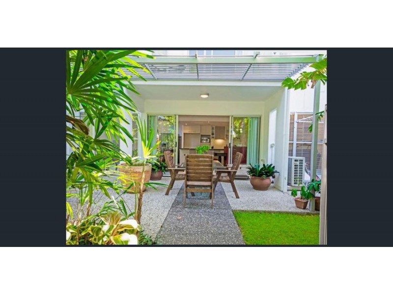 9/10 Grand Pde, Kawana Island QLD 4575