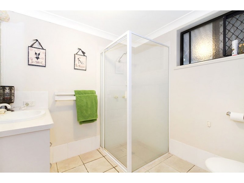 8 Manson Pde, Yeronga QLD 4104