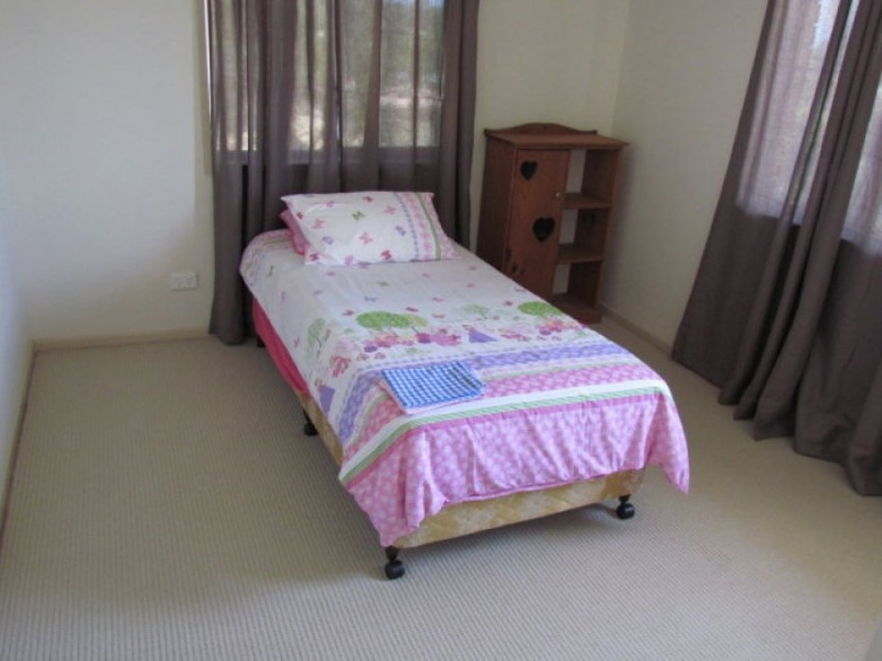 3 sebastian St, Manly West QLD 4179