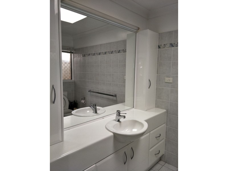 5 ERNA CT, Sunnybank QLD 4109