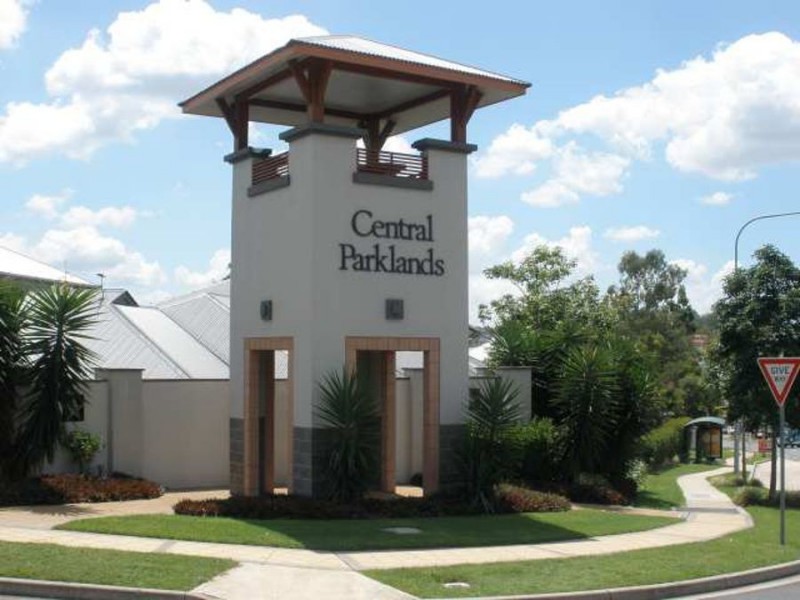 23 Greenway Cct, Mount Ommaney QLD 4074