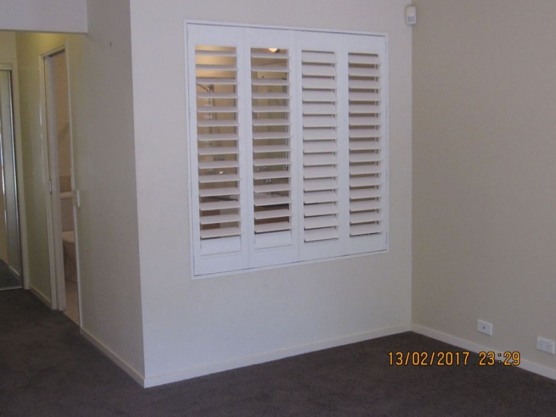 23 Greenway Cct, Mount Ommaney QLD 4074