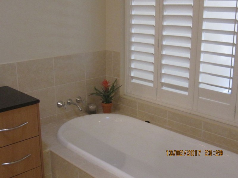 23 Greenway Cct, Mount Ommaney QLD 4074