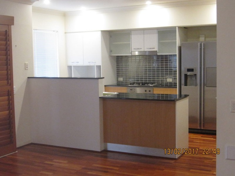 23 Greenway Cct, Mount Ommaney QLD 4074