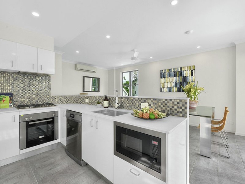 8/8 Priory St., Indooroopilly QLD 4068