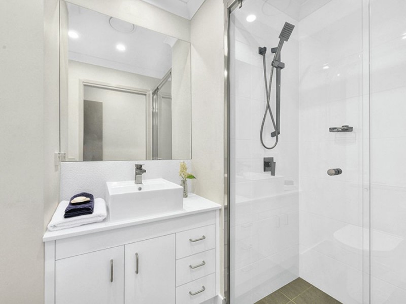 8/8 Priory St., Indooroopilly QLD 4068