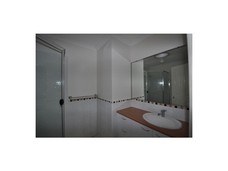 3/9 Pamela Place, Kenmore QLD 4069