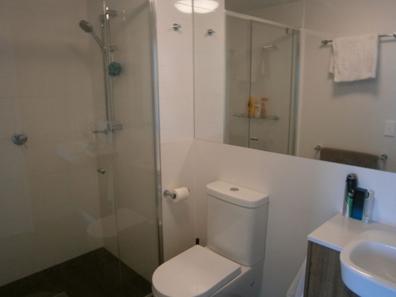 P 0006/37B Harbour Road, Hamilton QLD 4007