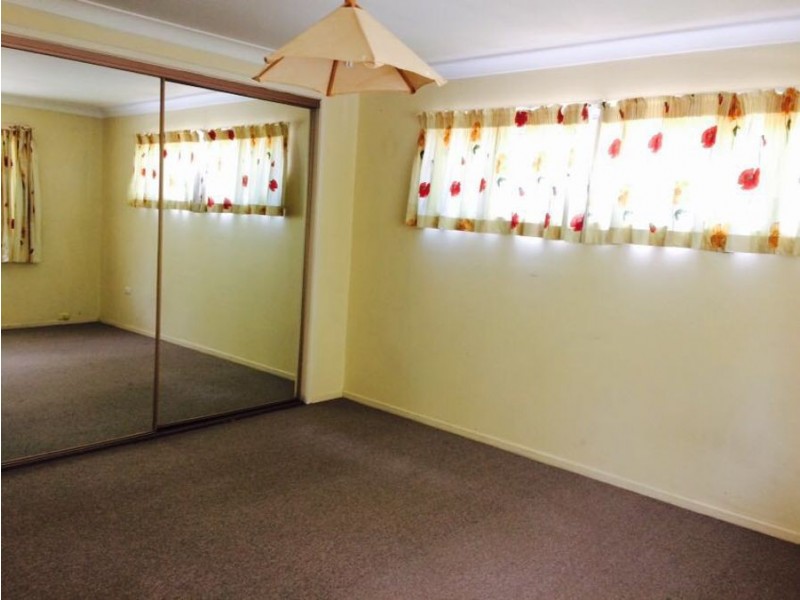 51 Bedivere Street, Carindale QLD 4152