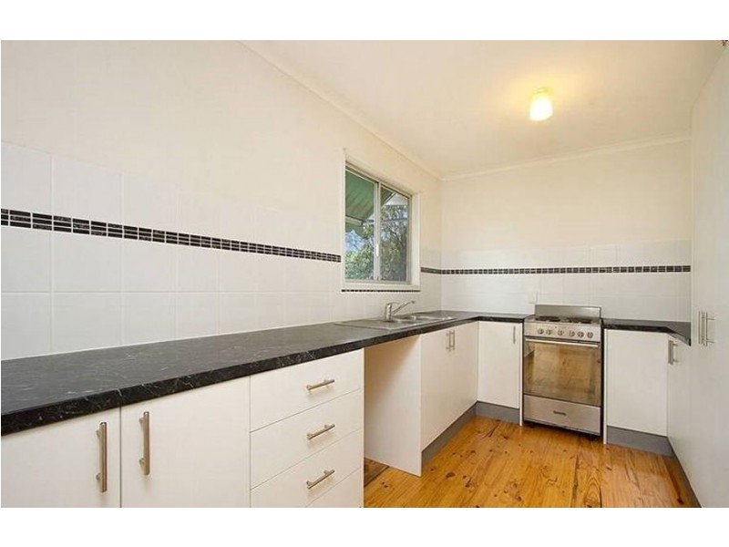 8. Dol St, Woodridge QLD 4114