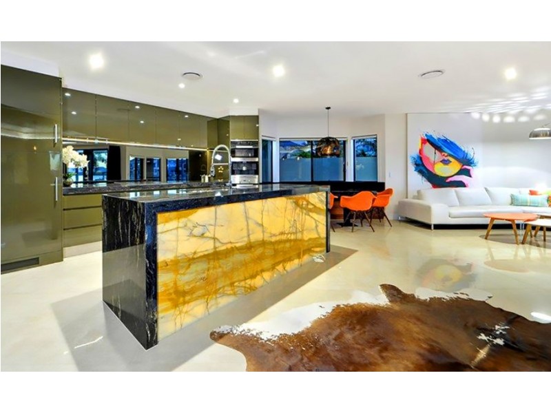 Paradise Point QLD 4216