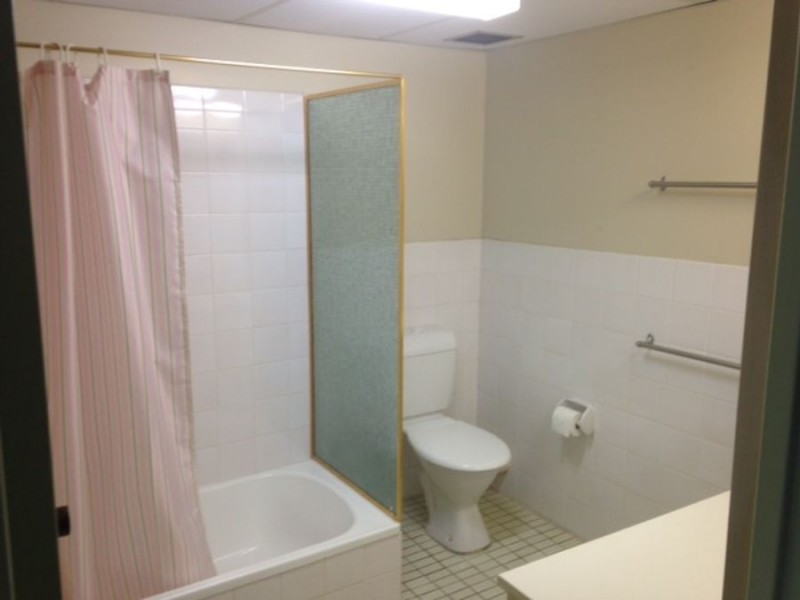 77 Brighton Parade, Southport QLD 4215