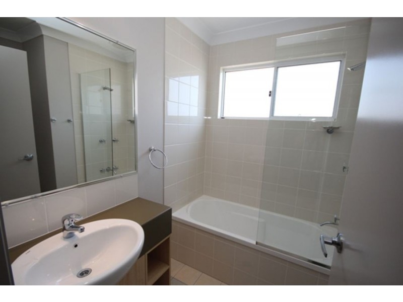 1/19 Gumtree Crescent, Upper Coomera QLD 4209