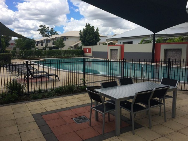 7/7 Greenway Cct, Mount Ommaney QLD 4074